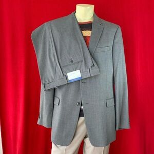 NWT, TOMMY HILFIGER 2-piece men suit grey, size 44L